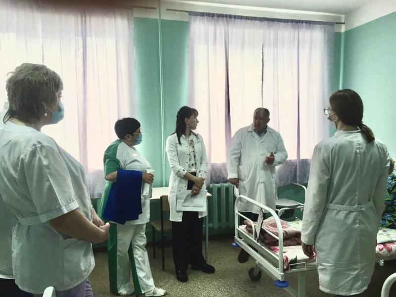 Пациентов Кетовской ЦРБ осмотрел профессор из Санкт- Петербурга