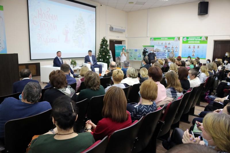Директор департамента здравоохранения Алексей Сигидаев ответил на вопросы сотрудников медицинских учреждений
