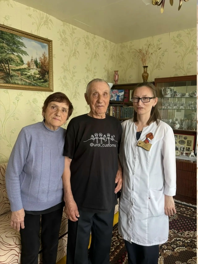В преддверии великого праздника Дня Победы сотрудники Курганской областной больницы №2 вместе с коллегами из филиала в р.п. Варгаши посетили и поздравили ветерана Великой Отечественной войны.