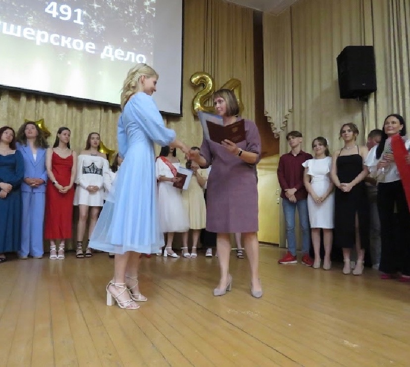 28 июня выпускникам Курганского базового медицинского колледжа торжественно вручили дипломы