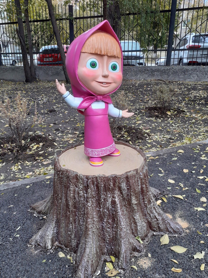 Во дворе Курганской детской поликлиники, расположенной по улице К.Мяготина,114, построили детскую площадку