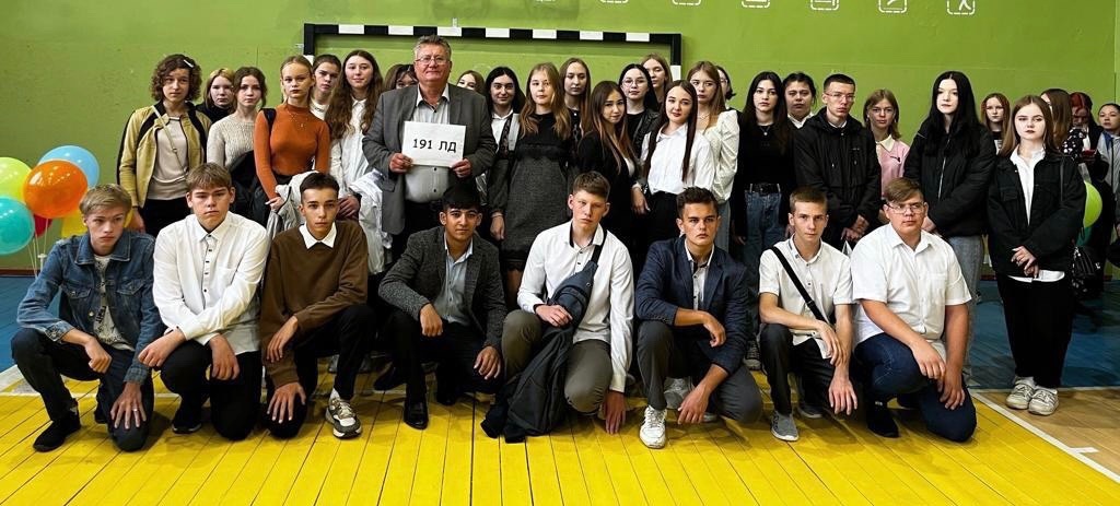 Студентов Курганского базового медицинского колледжа поздравили с Днем знаний