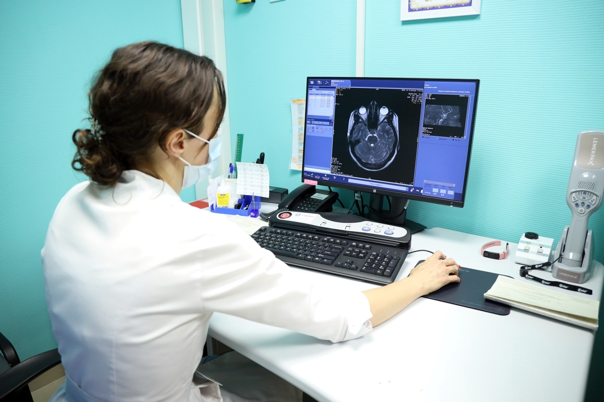 Губернатор Вадим Шумков сделал подарок на 50-летие детской больницы им. Красного Креста – в медучреждении отремонтируют операционное отделение