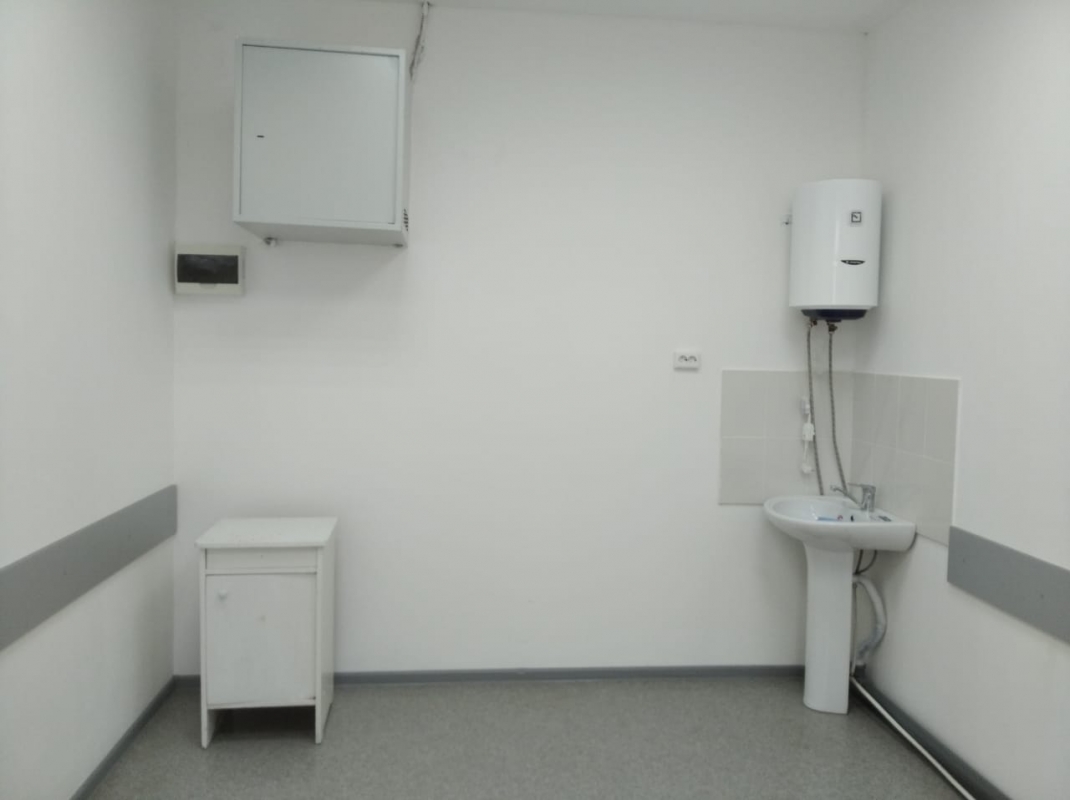 Сразу три фельдшерско-акушерских пункта - в сёлах Караси, Скоблино, Малое Белое - и врачебную амбулаторию в посёлке Новый Мир привели в порядок в Юргамышском районе в этом году