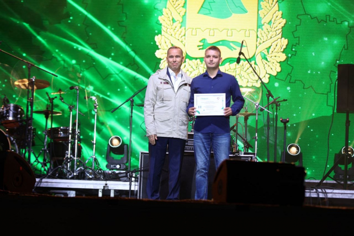 В День города глава региона Вадим Шумков вручил награды победителям конкурсов на гранты губернатора Курганской области