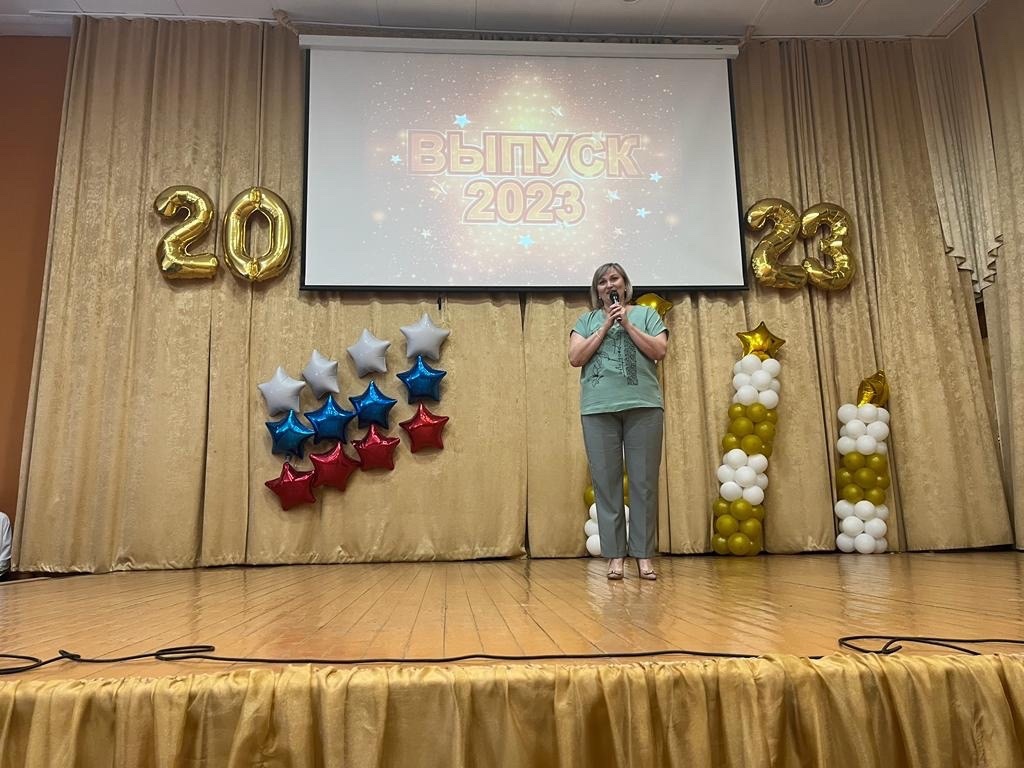 Сегодня, 27 июня, выпускникам Курганского базового медицинского колледжа торжественно вручили дипломы