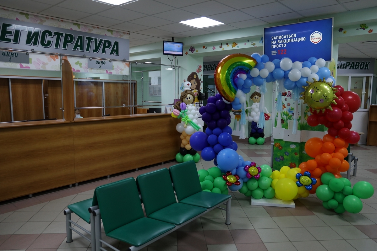 Губернатор Вадим Шумков сделал подарок на 50-летие детской больницы им. Красного Креста – в медучреждении отремонтируют операционное отделение