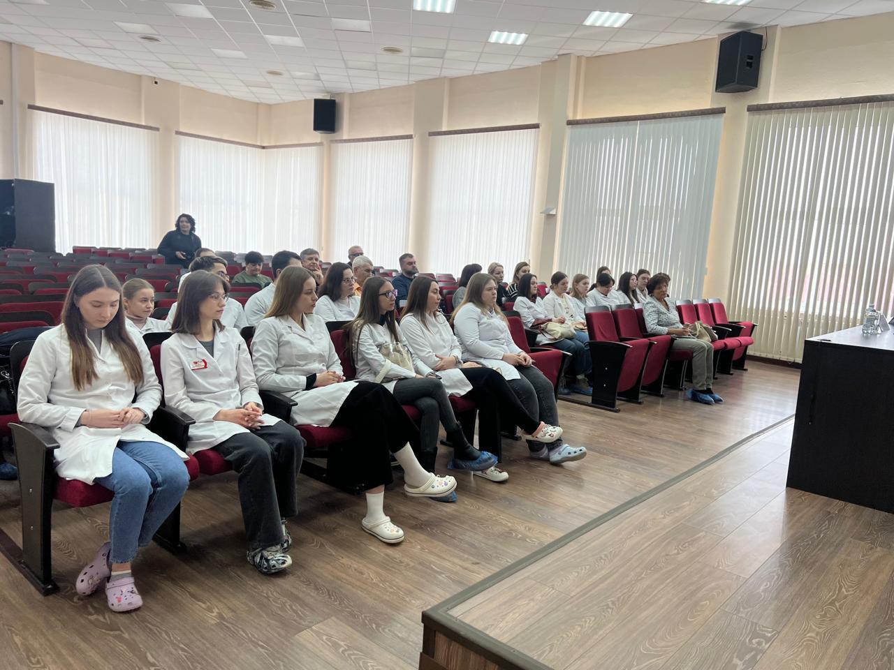 12 марта на базе Курганской областной клинической больницы состоялась встреча представителей Департамента здравоохранения Курганской области и медицинских организаций со студентами целевиками Тюменского медицинского университета