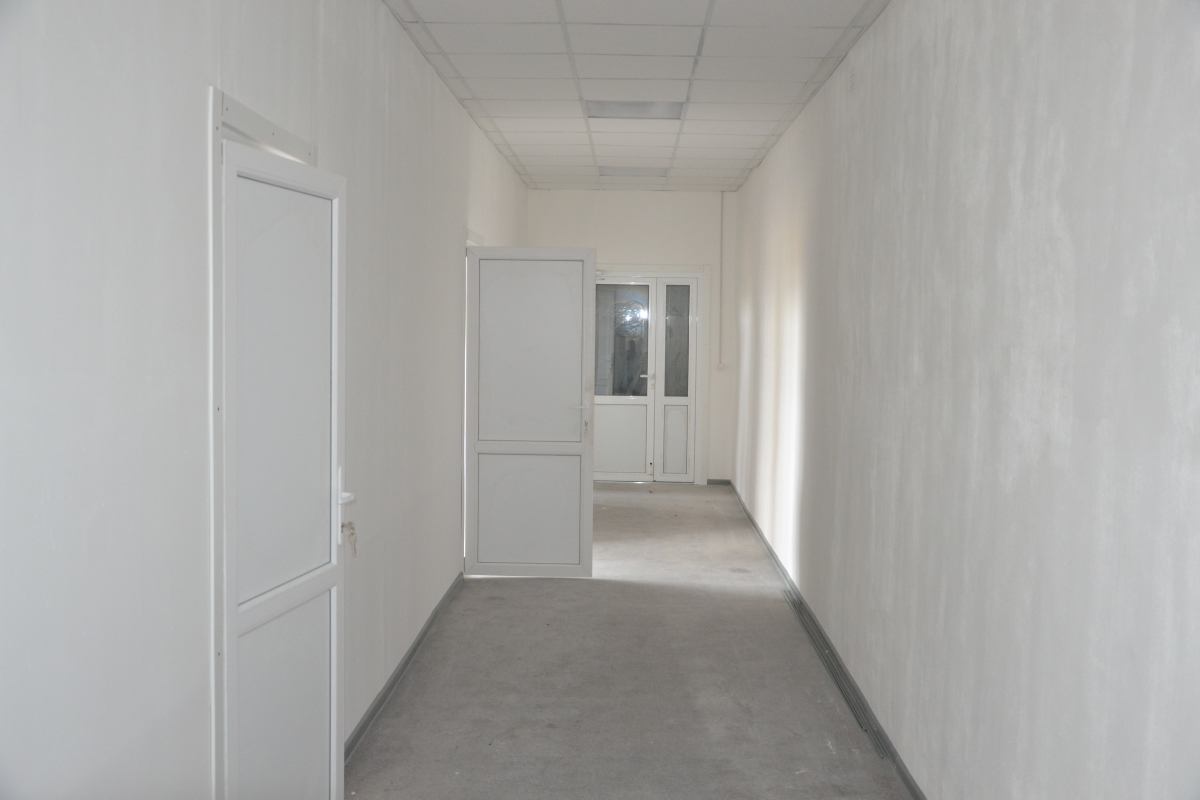 Сразу три фельдшерско-акушерских пункта - в сёлах Караси, Скоблино, Малое Белое - и врачебную амбулаторию в посёлке Новый Мир привели в порядок в Юргамышском районе в этом году