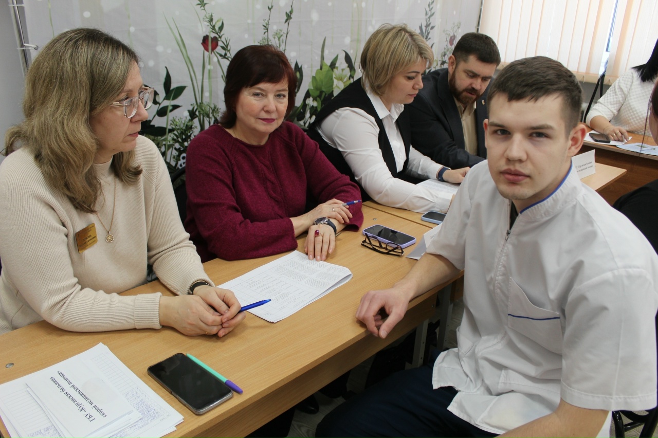 В Юргамышском филиале Курганского базового медицинского колледжа прошла встреча студентов с представителями медицинских организаций.