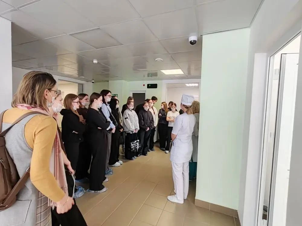 Специалисты Курганской детской поликлиники совместно с Курганским базовым медицинским колледжем провели  «День открытых дверей»