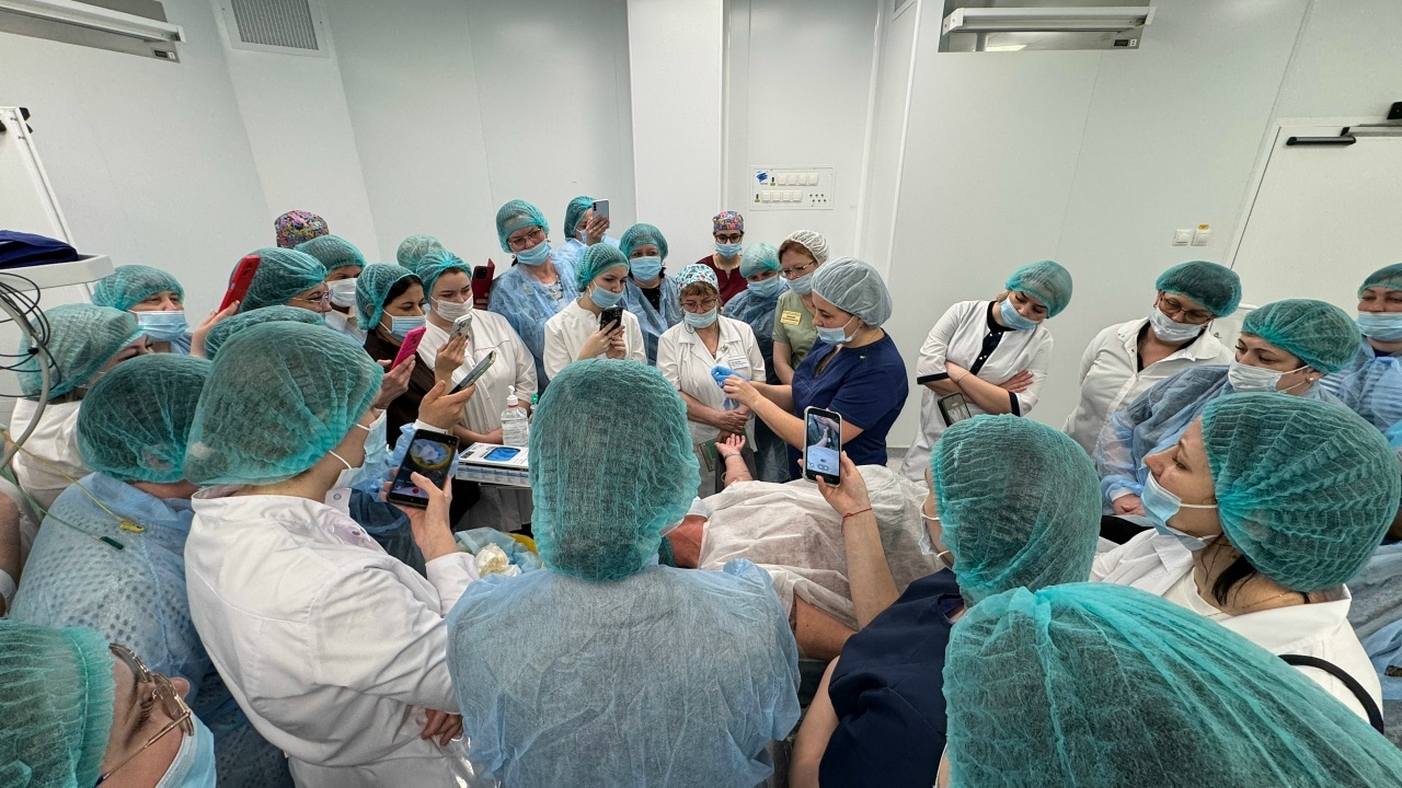 Курганский областной онкологический диспансер стал площадкой для важного образовательного мероприятия, посвященного актуальной теме надлежащего ухода за ПИК-катетерами и порт-системами.