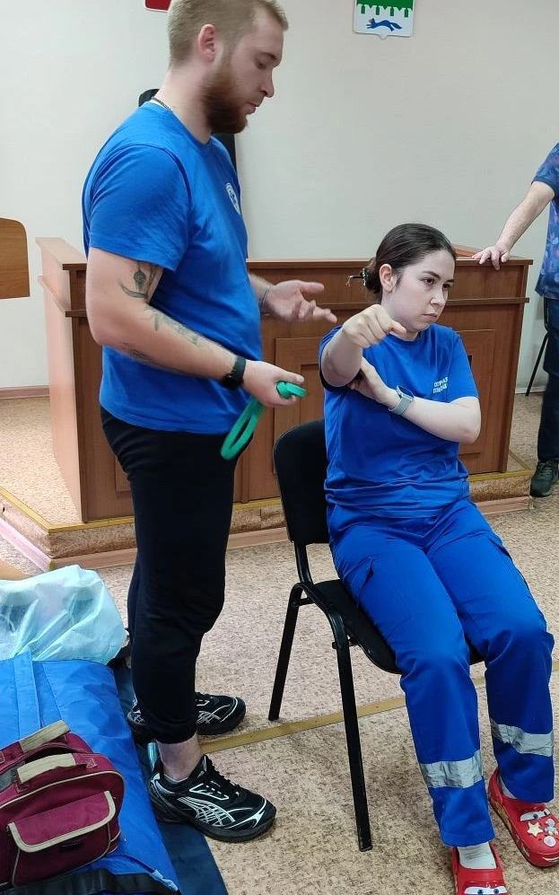 Сотрудники отделения скорой медицинской помощи Курганской БСМП провели мастер‑класс по оказанию первой помощи для мировых судей региона