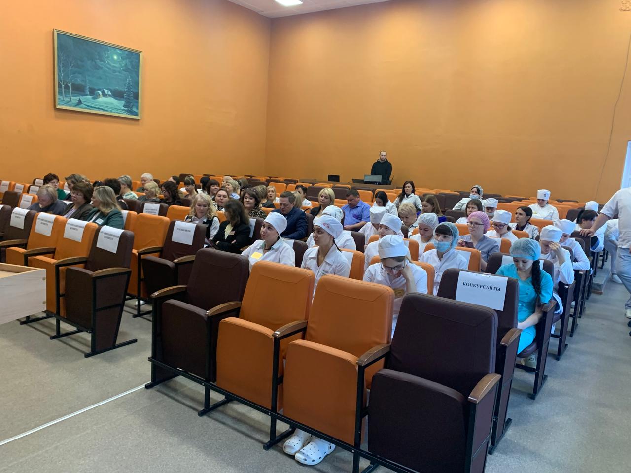 Сегодня, 11 марта 2025 года на базе ГБПОУ «Курганский базовый медицинский колледж» состоялось торжественное открытие регионального конкурса профессионального мастерства среди специалистов сестринского дела «Лица труда 2025»