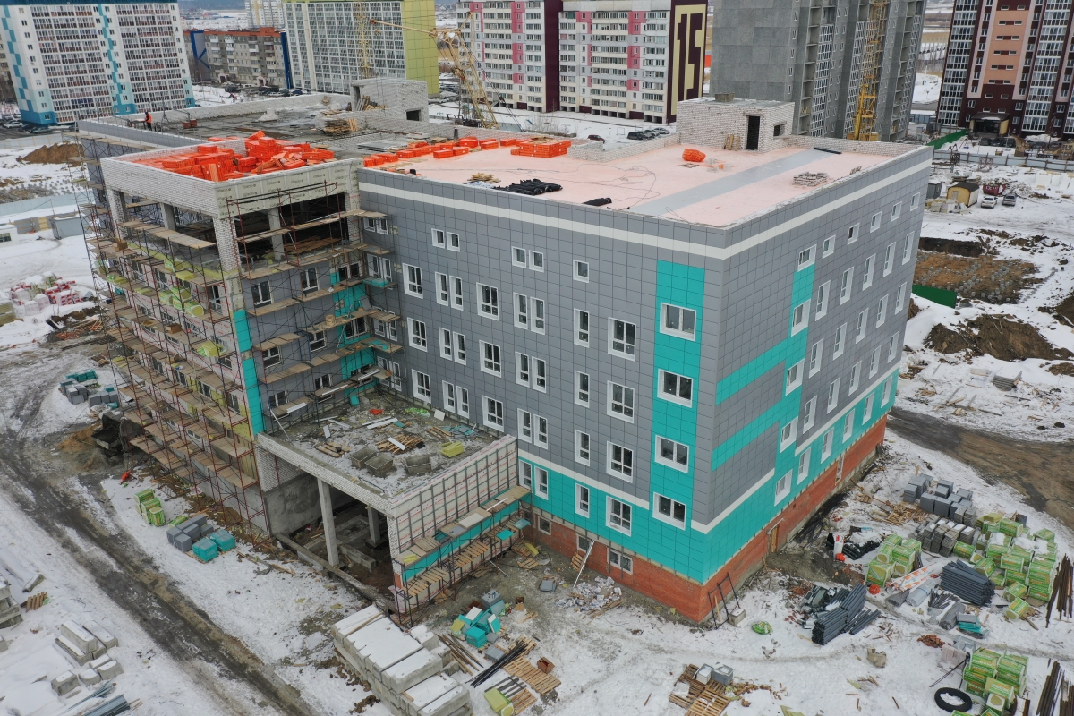 Полпред Владимир Якушев вместе с губернатором Вадимом Шумковым оценил ход строительства социальных объектов в Кургане