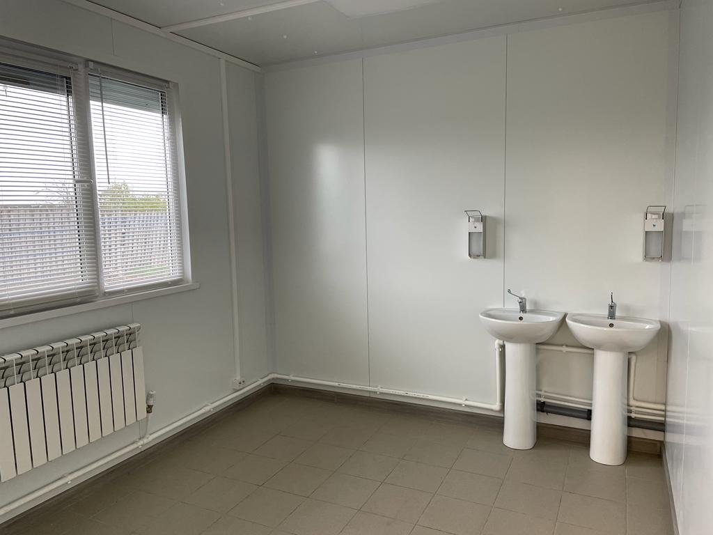 Завершена установка нового фельдшерско - акушерского пункта в селе Бутырское Мишкинского округа