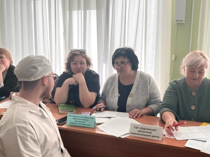 В Курганском базовом медицинском колледже стартовали организованные  Департаментом здравоохранения Курганской области встречи работодателей  региона с выпускниками колледжа.