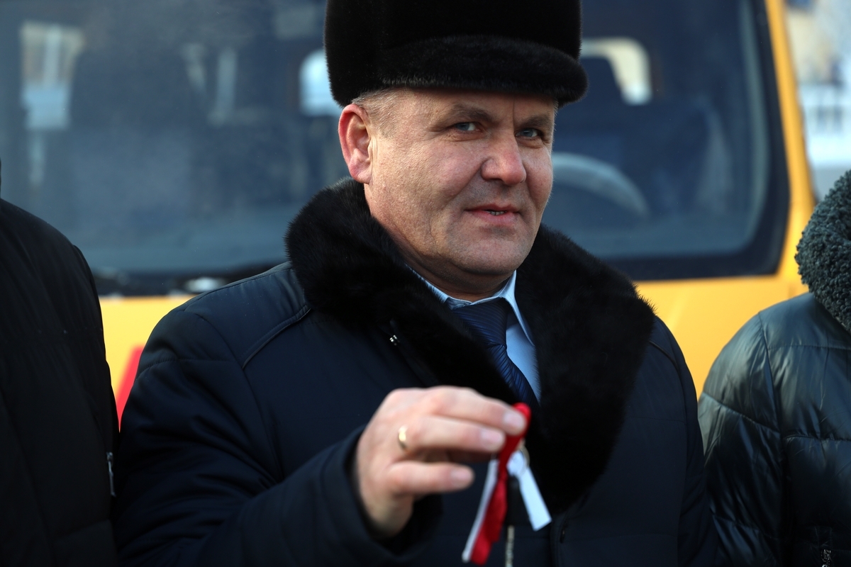 В канун Нового года образовательные и медицинские учреждения Курганской области получили новый транспорт