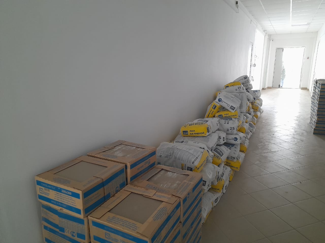 Модернизация первичного звена: в Лебяжьевской центральной районной больнице продолжают капитальный ремонт.