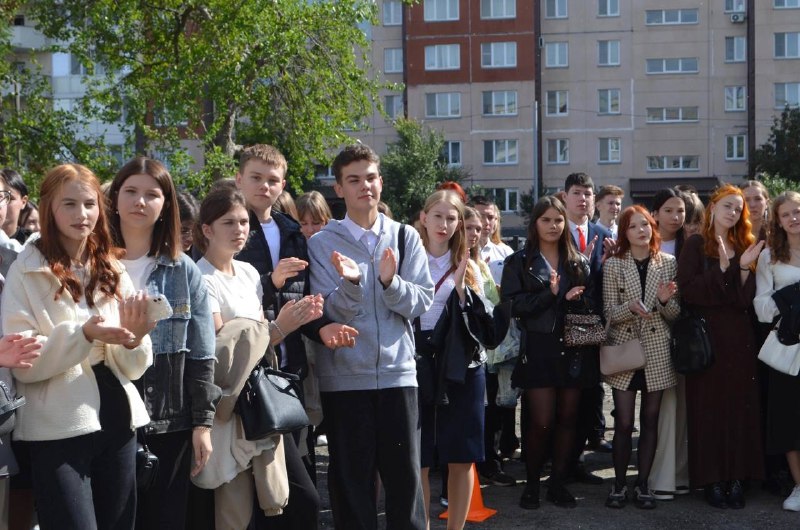 В Курганском базовом медицинском колледже прошла торжественная линейка