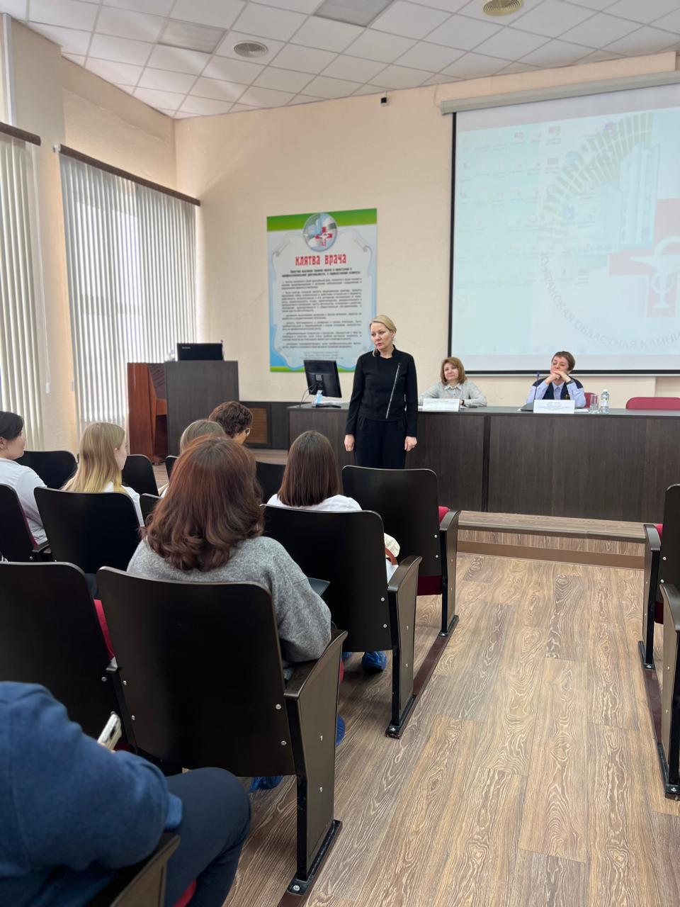 12 марта на базе Курганской областной клинической больницы состоялась встреча представителей Департамента здравоохранения Курганской области и медицинских организаций со студентами целевиками Тюменского медицинского университета