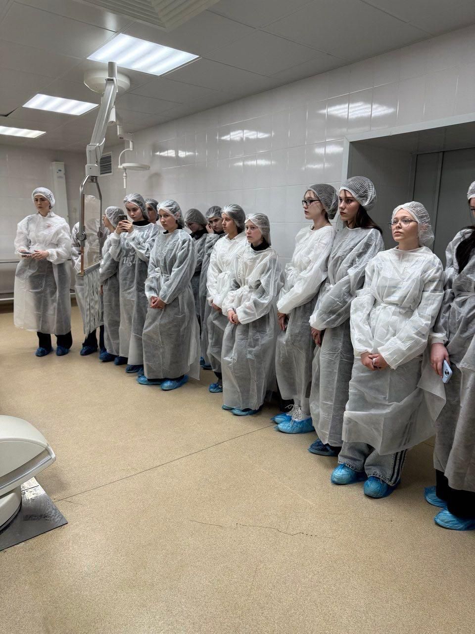 С 21 апреля по 25 апреля в медицинских организациях Курганской области проходят встречи со школьниками