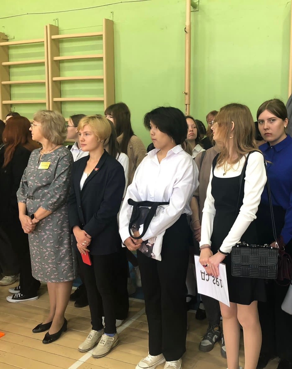 Студентов Курганского базового медицинского колледжа поздравили с Днем знаний