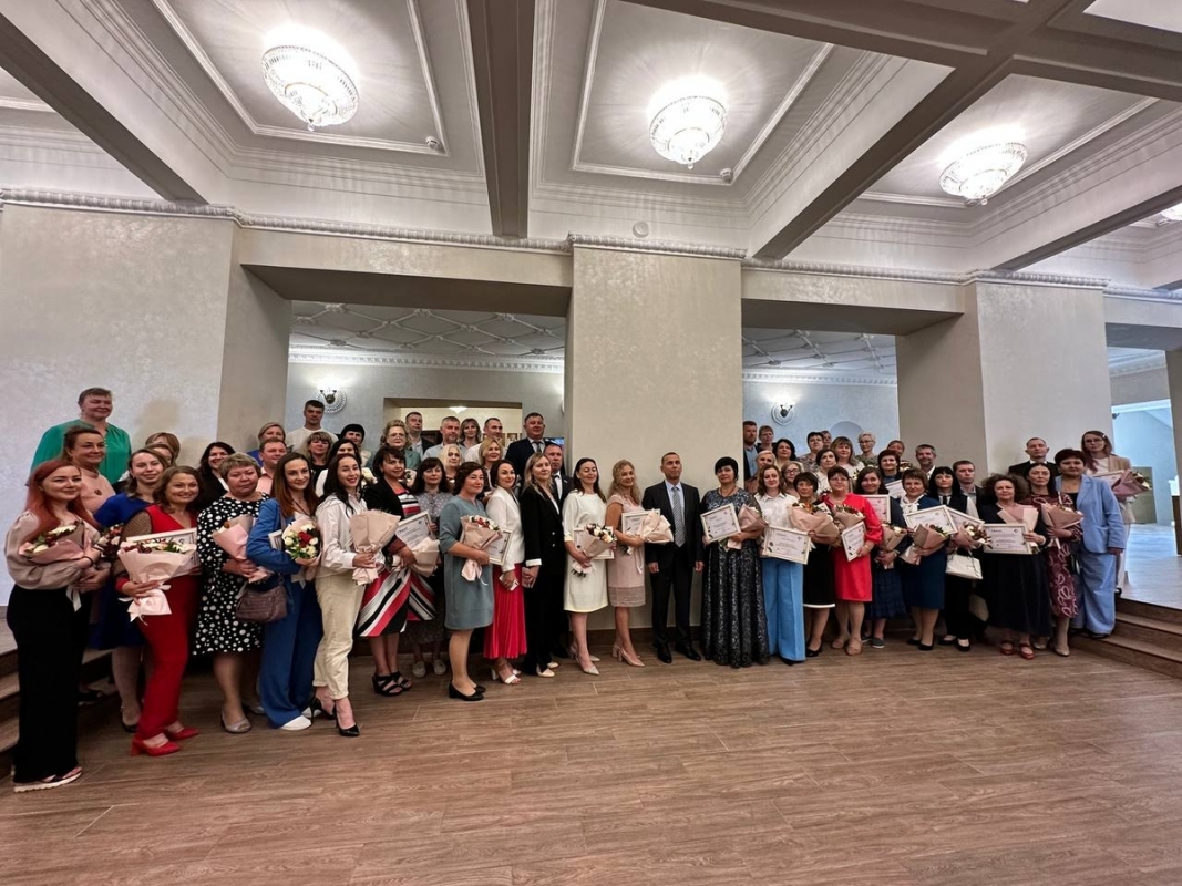 Вадим Шумков поздравил и поблагодарил за работу победителей конкурсов на гранты губернатора