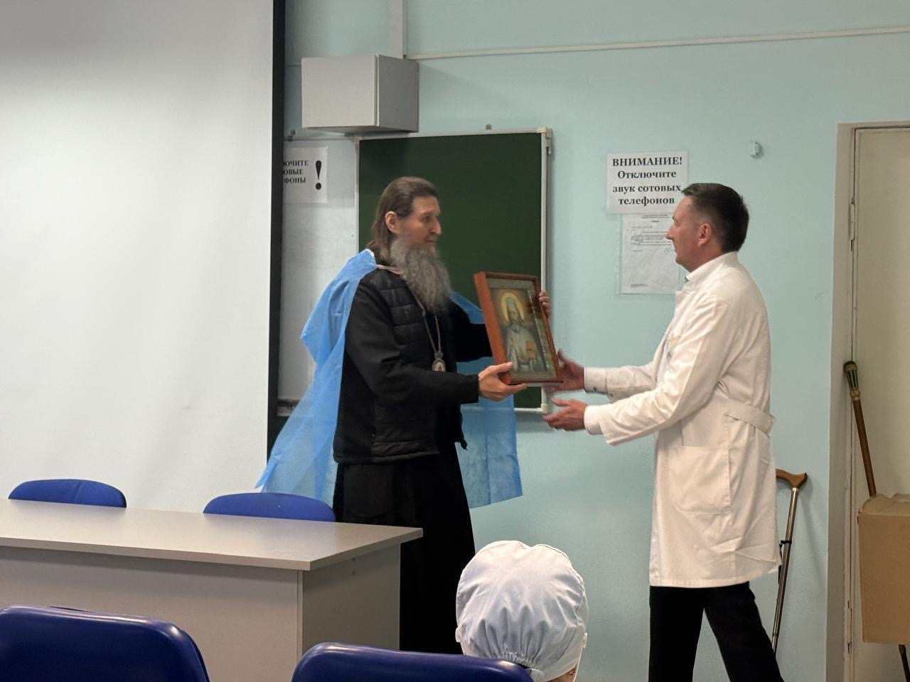 14 января в Старый Новый год состоялся рабочий визит Митрополита Курганского и Белозерского Даниила в Курганскую областную клиническую больницу.