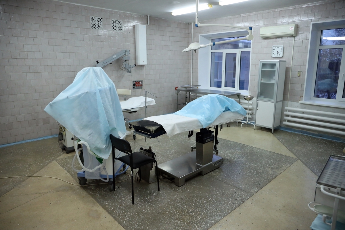 Губернатор Вадим Шумков сделал подарок на 50-летие детской больницы им. Красного Креста – в медучреждении отремонтируют операционное отделение