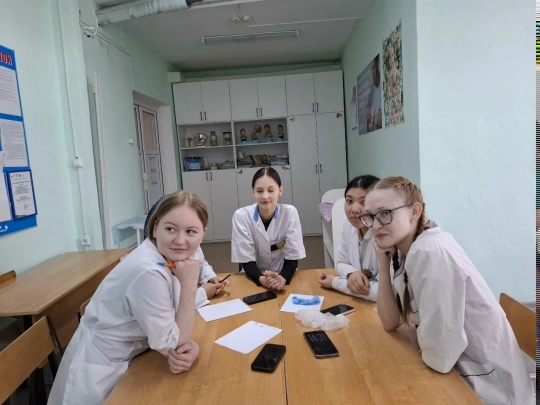 В Курганском базовом медицинском колледже прошел настоящий праздник знаний и профессионального мастерства! В честь Международного Дня акушерки.