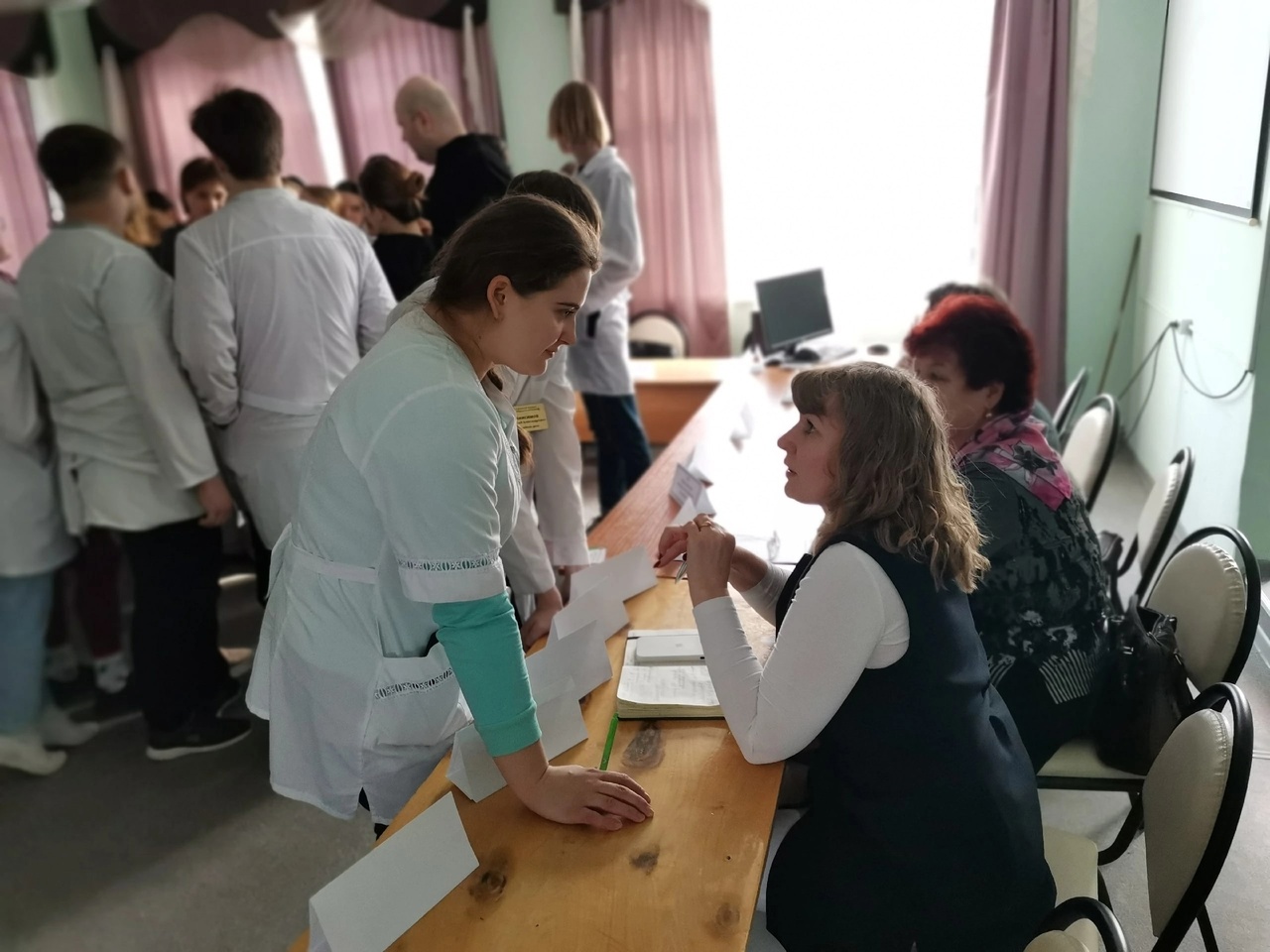 За прошедшую неделю в Курганском базовом медицинском колледже прошли три личные встречи руководителей медицинских организаций по содействую трудоустройства студентов старших курсов.