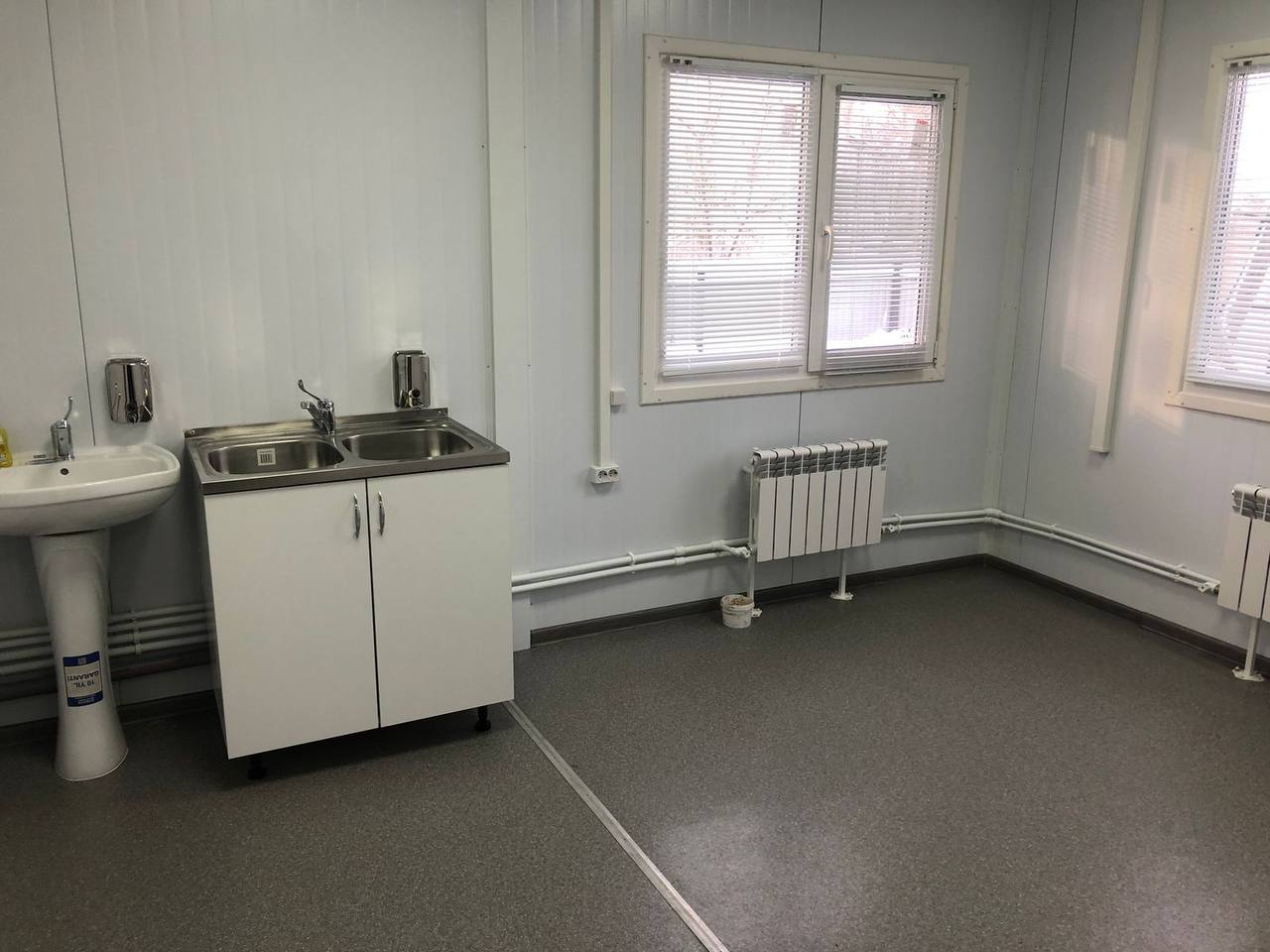 В Куртамышском округе завершили строительство сразу двух медицинских объектов