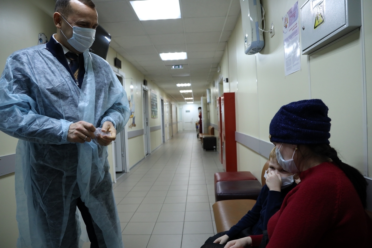 Губернатор Вадим Шумков сделал подарок на 50-летие детской больницы им. Красного Креста – в медучреждении отремонтируют операционное отделение