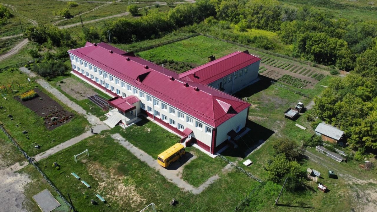 По поручению губернатора Вадима Шумкова в Звериноголовском округе продолжат приводить в порядок дороги и объекты социальной сферы