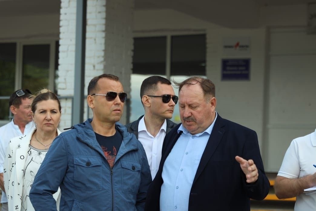 Губернатор Вадим Шумков оценил ремонт социальных объектов в Шатрово и поставил задачи на ближайшую перспективу
