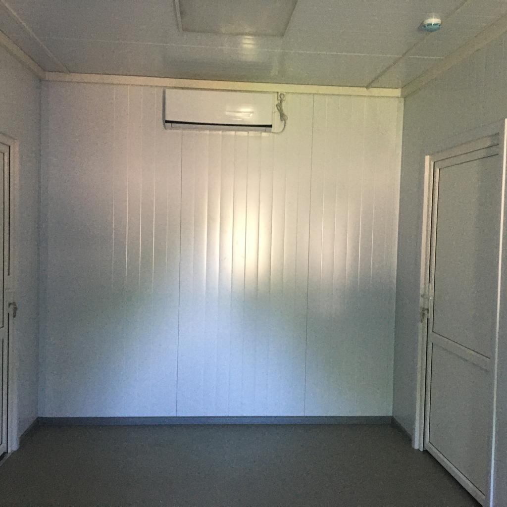 Модернизация первичного звена здравоохранения: работы по установке фельдшерско – акушерского пункта в селе Ясная Поляна Далматовского района близятся к завершению