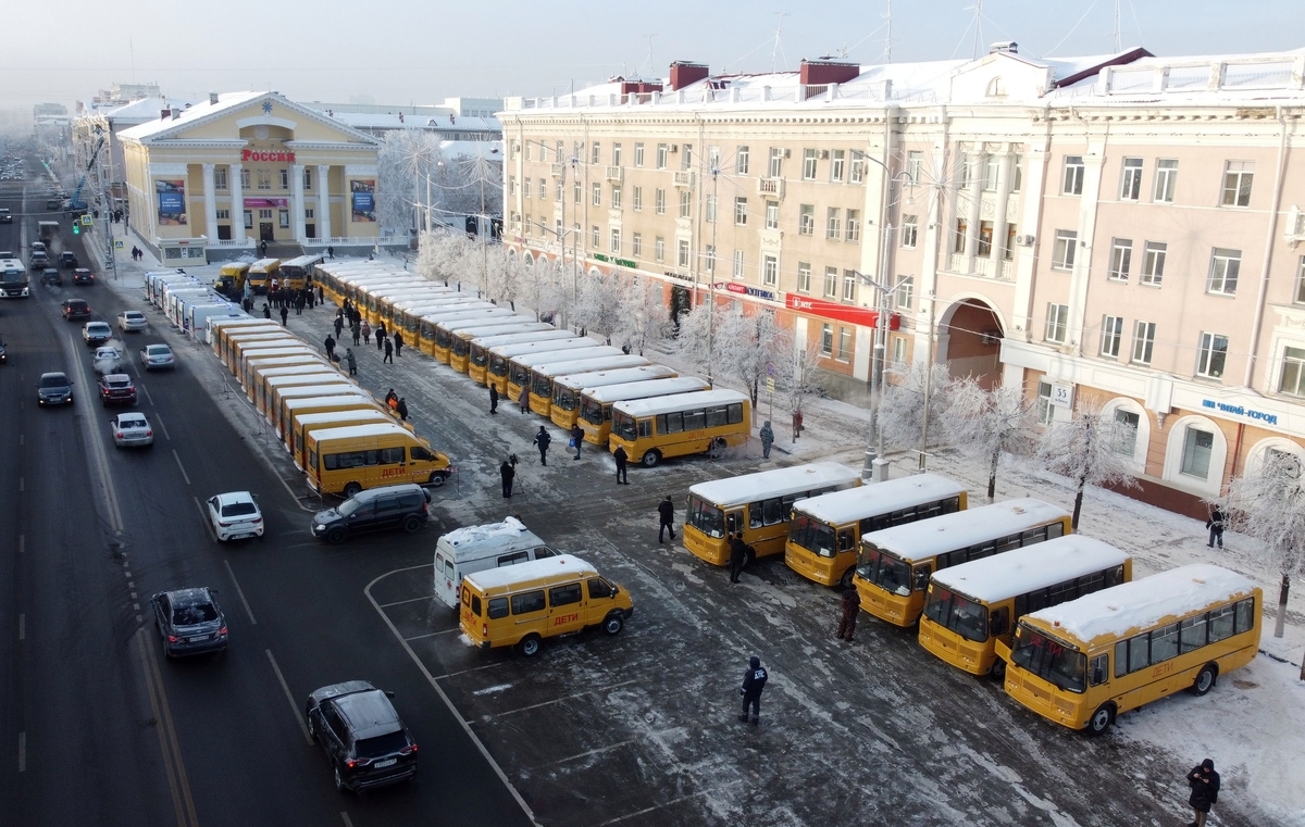 В канун Нового года образовательные и медицинские учреждения Курганской области получили новый транспорт