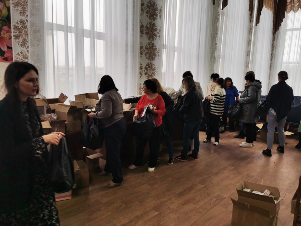 В Курганской больнице скорой медицинской помощи полным ходом идет комплектация аптечек первой медицинской помощи для мобилизованных курганцев