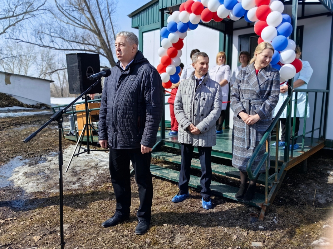Более 300 жителей Белозерского округа теперь будут получать медицинские услуги в современных и комфортных условиях благодаря установке нового модульного ФАПа