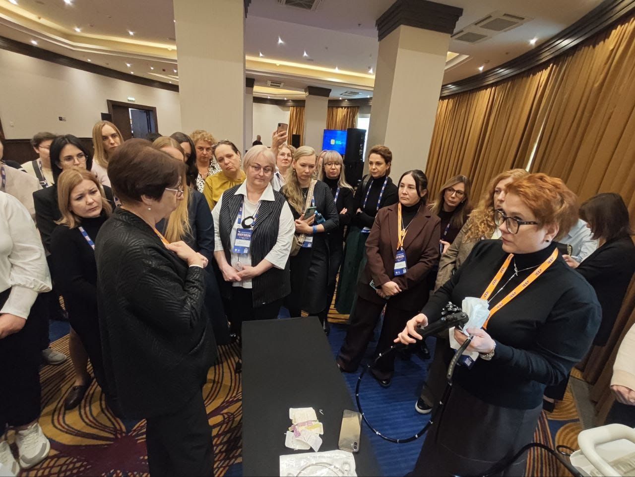 Медицинская сестра Курганского областного онкологического диспансера приняла участие в Международном эндоскопическом форуме