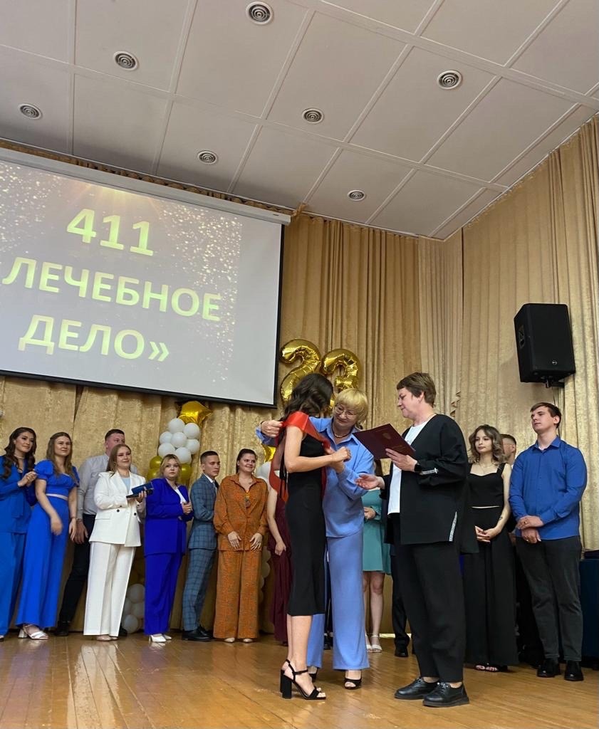 Сегодня, 27 июня, выпускникам Курганского базового медицинского колледжа торжественно вручили дипломы