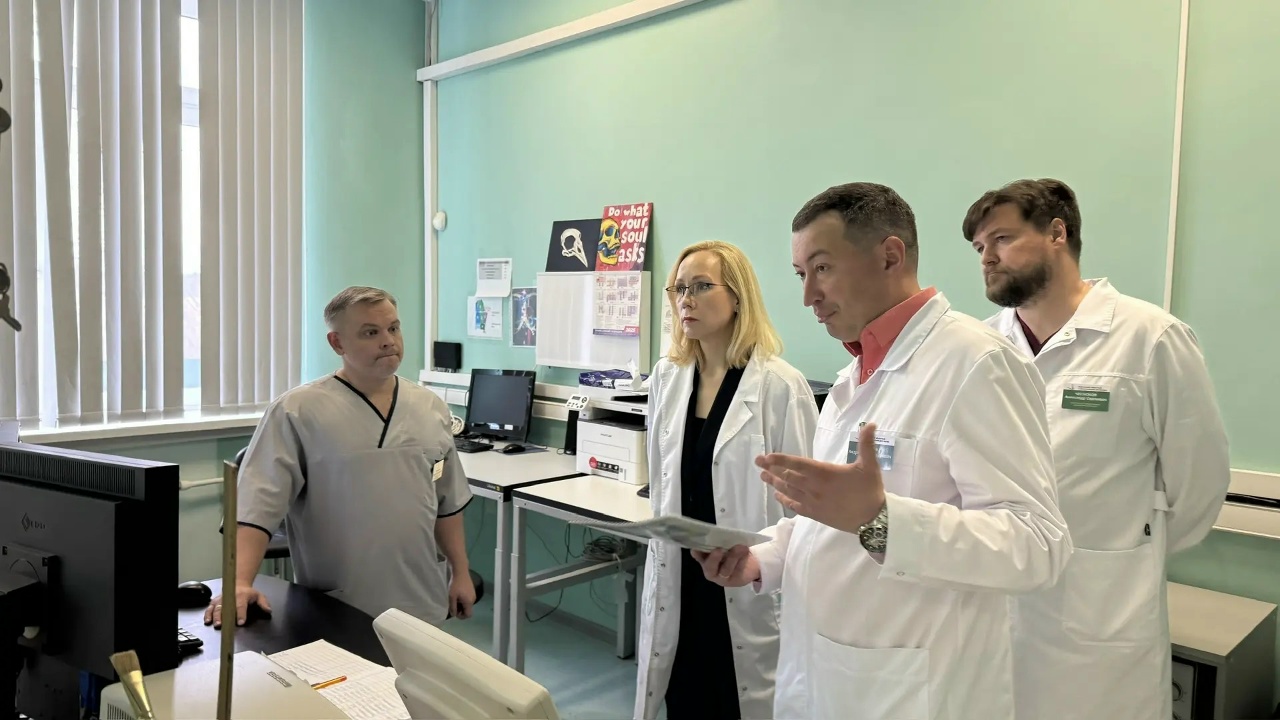 Врио директора Департамента здравоохранения Курганской области Екатерина Васильевна Ютяева посетила Курганский областной онкологический диспансер. ﻿