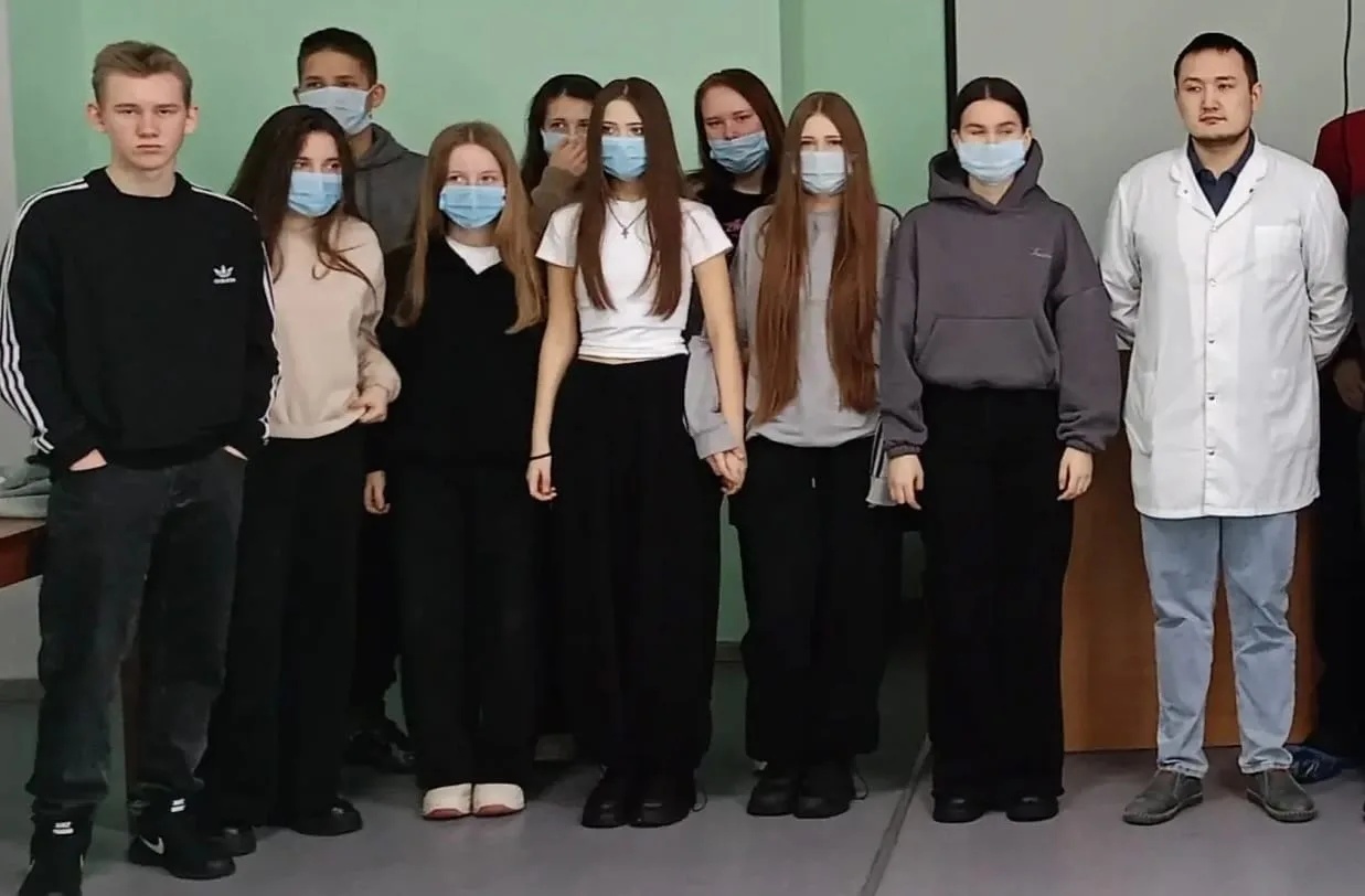 В рамках профориентационной работы в Межрайонной больнице №1 г.Макушино проведен «День открытых дверей» для учащихся 10-11 классов.