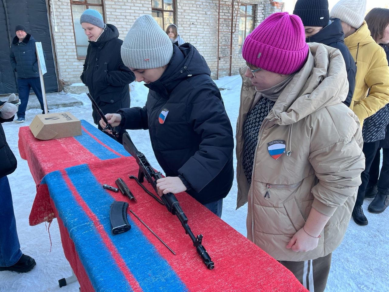 21 февраля 2024 года в спортивном зале Курганского базового медицинского колледжа, в рамках месячника оборонно-массовой и спортивной работы, прошел традиционный Региональный конкурс военно – спортивной подготовки «Рыцарский турнир»