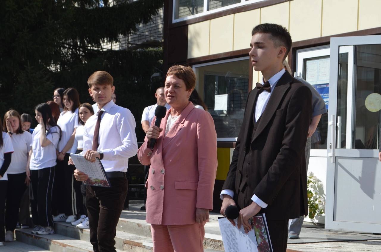 В Курганском базовом медицинском колледже прошла торжественная линейка