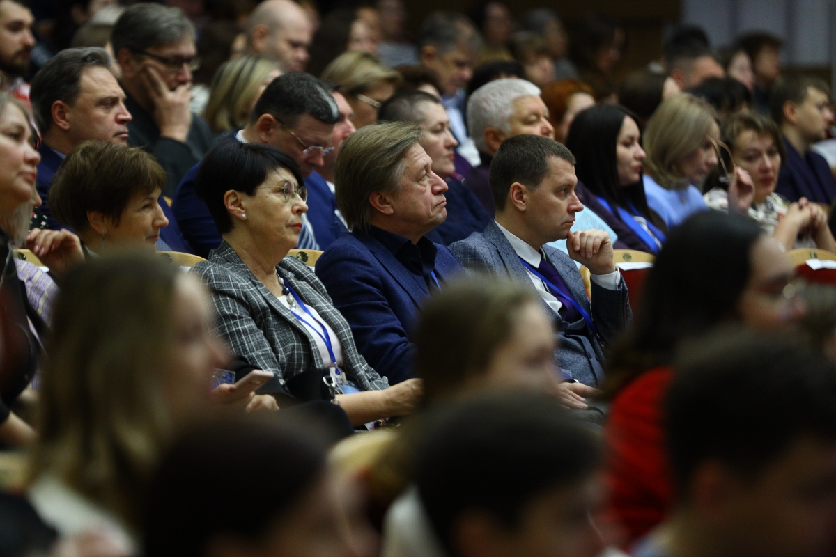 Губернатор Вадим Шумков открыл Всероссийскую медицинскую конференцию, которая проводится в Кургане