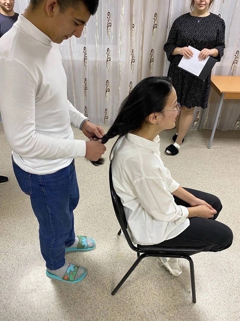 В студенческом общежитии Курганского базового медицинского колледжа прошло патриотическое мероприятие посвященное Дню защитника Отечества «Умелый боец - везде молодец»