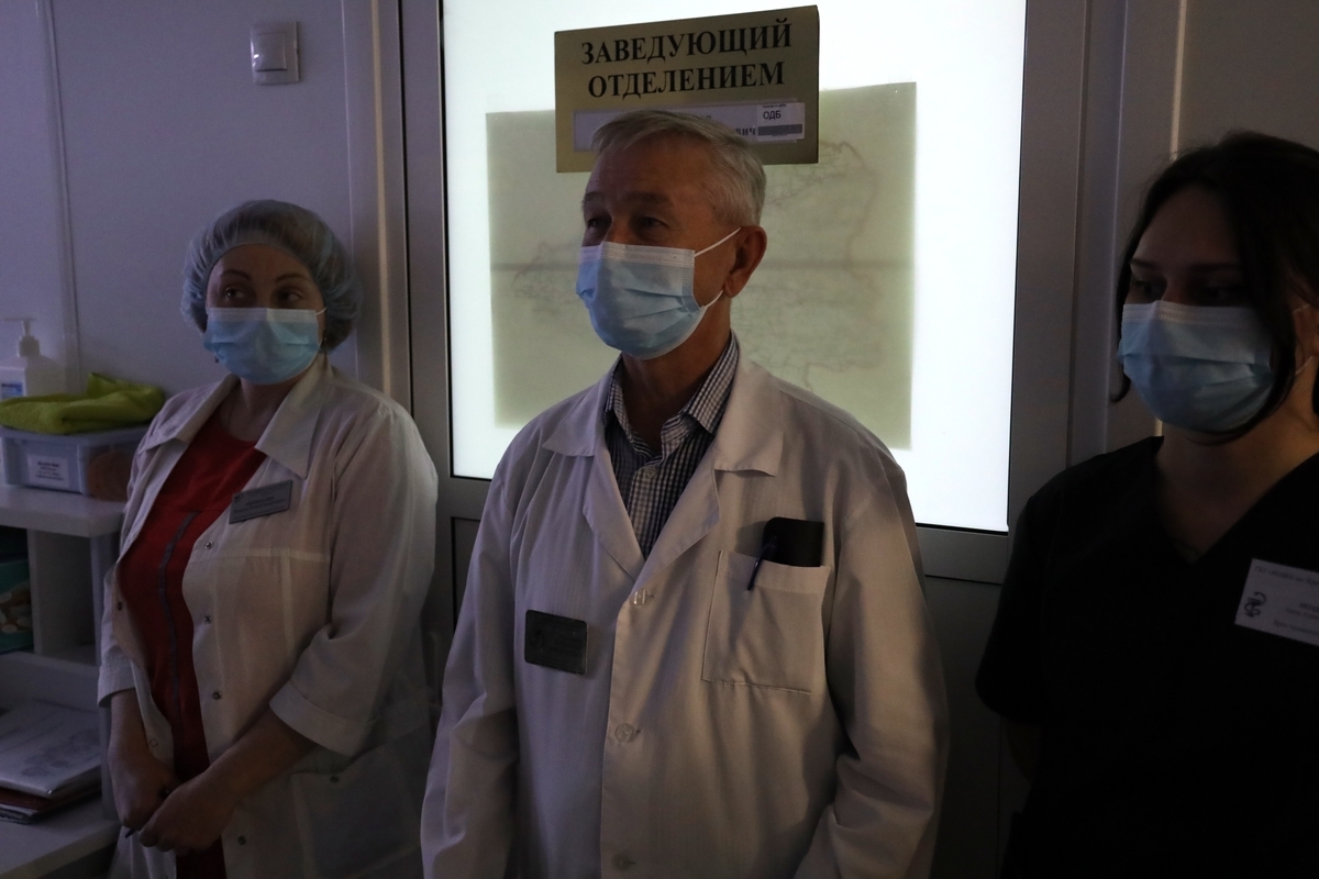 Губернатор Вадим Шумков сделал подарок на 50-летие детской больницы им. Красного Креста – в медучреждении отремонтируют операционное отделение