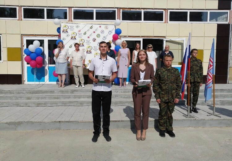 Студентов Курганского базового медицинского колледжа поздравили с Днем знаний